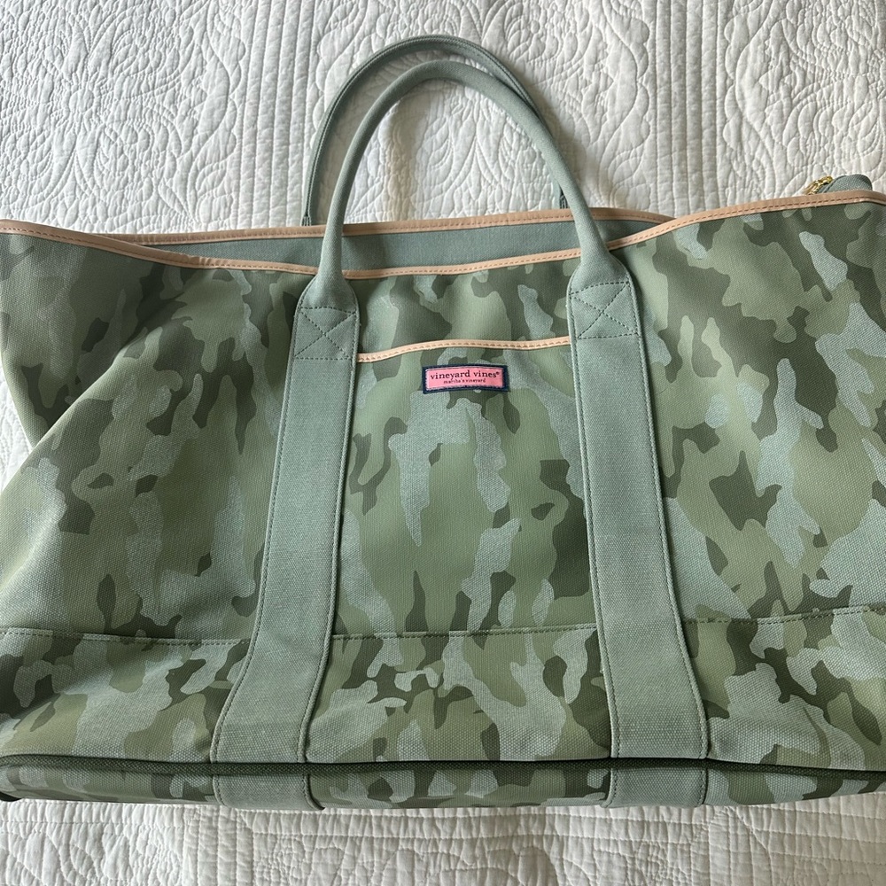 Vineyard Vines Oversized Camo Tote